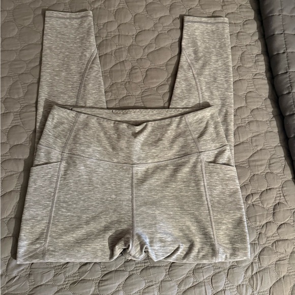 Pink by Victoria Secret picking leggings. - Picture 2 of 5